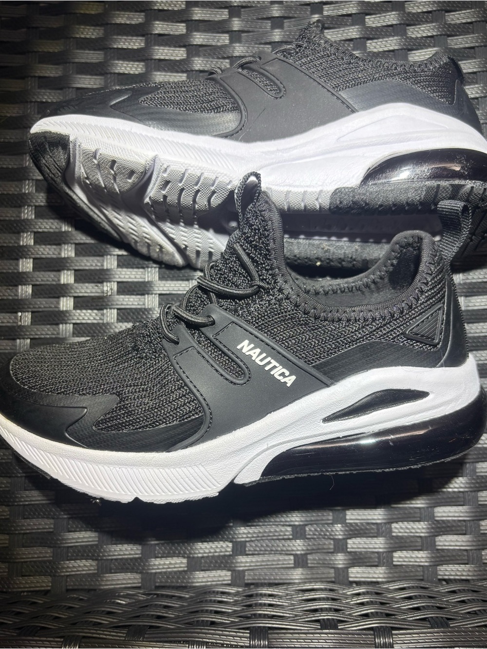 Nautica Kids Black and White Knit Athletic Sneakers Size 2